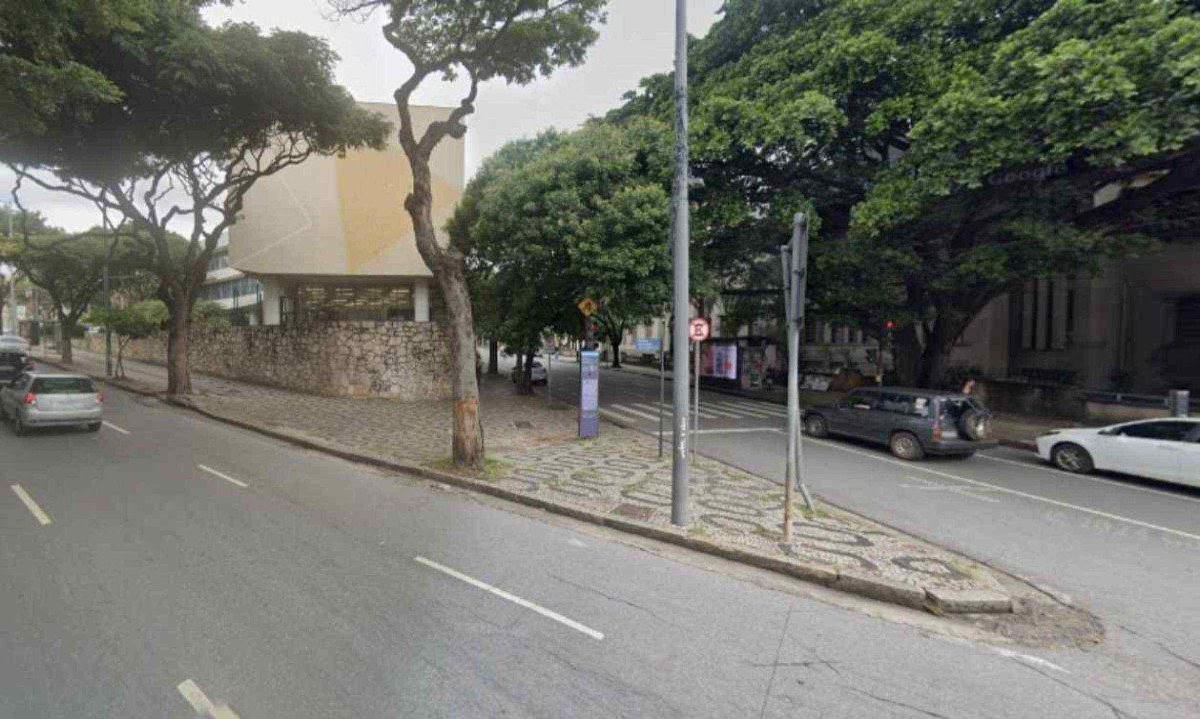 Homicídio aconteceu na esquina da Avenida Bias Fortes com a Rua da Bahia, na região da Savassi em Belo Horizonte -  (crédito: Reprodução/Google Maps)