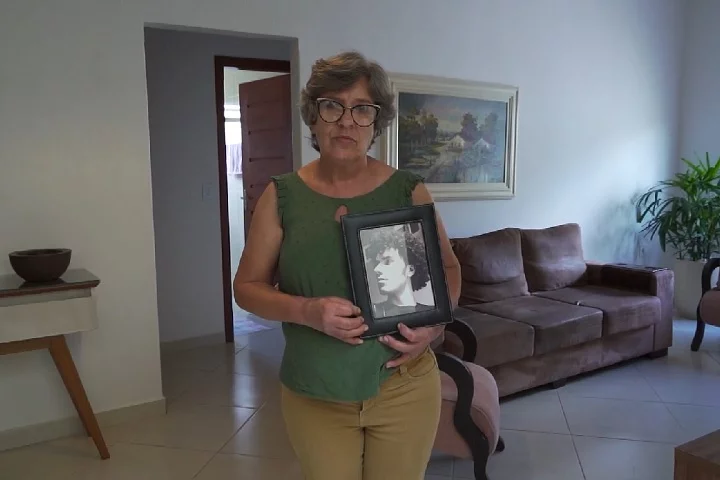 O desaparecimento de Flávio tinha causado comoção na web. Ele foi visto pela última vez em 26 de novembro. A mãe do fotógrafo, Marta Maria de Castro, estava desesperada, em busca de informações sobre o caso.  "Eu preciso estar aqui de pé para receber meu filho de volta, porque ele é o meu mundo”, afirmou a auxiliar de enfermagem. -  (crédito: reprodução/tv globo)