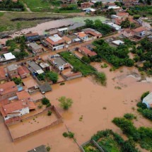 Da seca ao dilúvio, a dupla agonia de cidades mineiras - Prefeitura de Espinosa/Divulgação