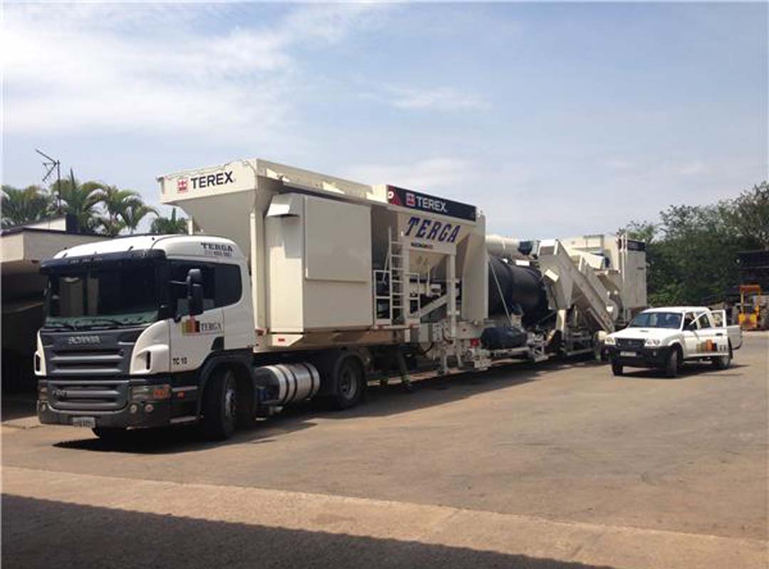 Estudo recente da Universidade Federal de GoiÃ¡s sobre o asfalto utilizado em diversas regiÃµes brasileiras concluiu que hÃ¡ materiais, como a borracha triturada, que prolongam a durabilidade das rodovias. E podem ser adotados com mais frequÃªncia. 