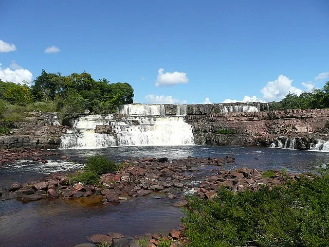 O município de Uiramutã abriga grandes reservas indígenas e também possui um parque nacional, preservado pela legislação. 