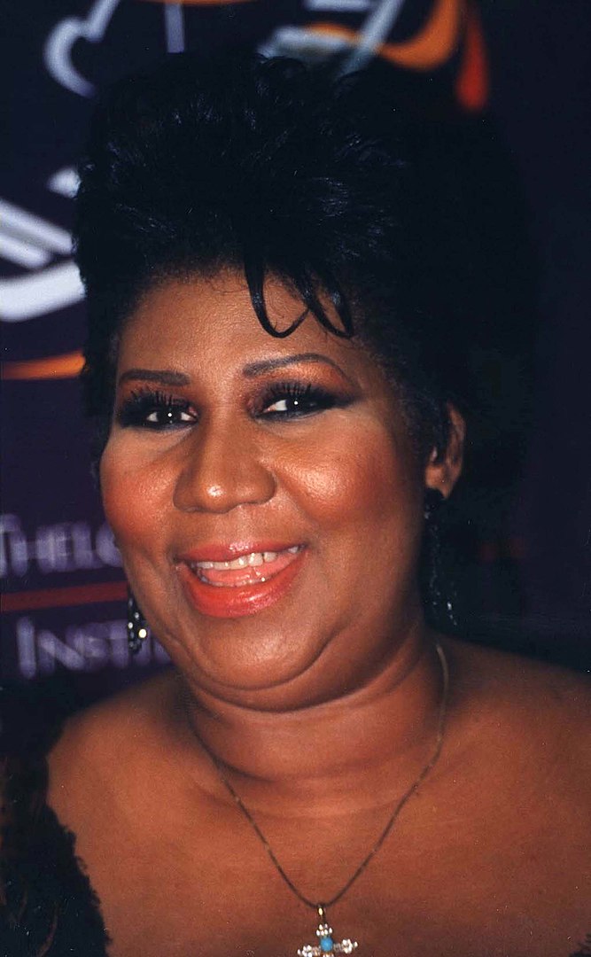 Aretha Franklin: A cantora tinha tanto medo dos aviões que ficou mais de 30 anos sem entrar em um. Muitas vezes seu staff precisou cancelar concertos e atuações fora dos USA, incluindo uma de enorme relevância perante a Rainha de Inglaterra.