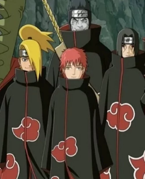 As famosas nuvens vermelhas - Outro elemento forte na construção da imagem dos ninjas da Akatsuki é o roupão preto com diversas nuvens vermelhas