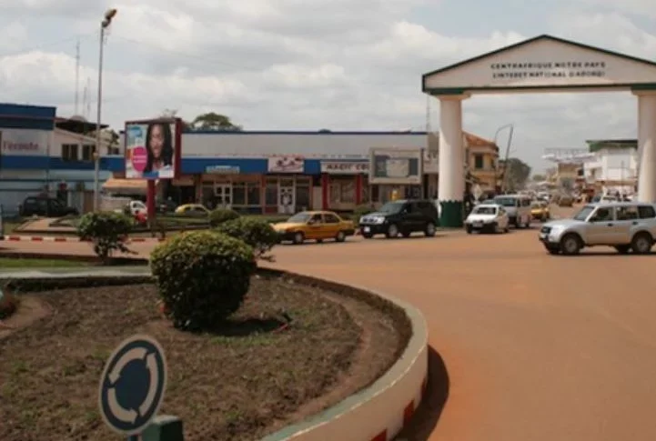 República Centro-Africana (África) - 24 pontos. Capital: Bangui.  População: 5,9 milhões 