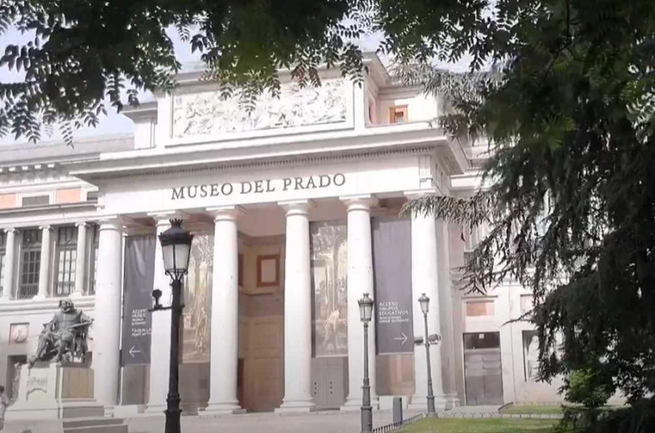 Assim, o Museu do Prado tem uma história de crescimento e adaptação. Em 1872, com a incorporação da coleção do Museu da Trindade, o Prado passou a expandir seu acervo, ganhando ainda mais relevância no cenário artístico mundial.
