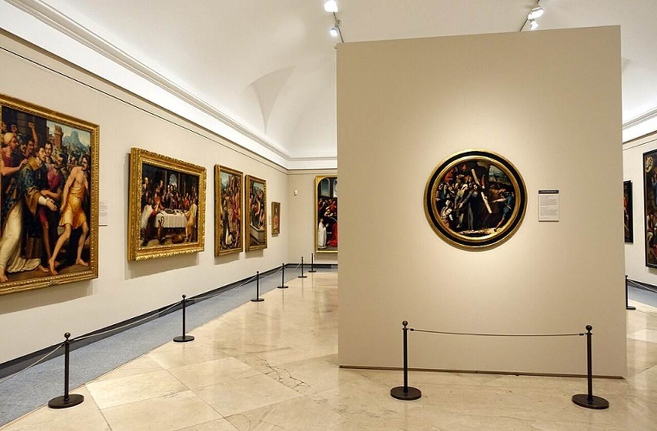 Ao longo de mais de dois séculos, o Prado tem sido um guardião da arte, oferecendo aos visitantes a oportunidade de vivenciar a evolução dos quadros e de refletir sobre a riqueza cultural e histórica da Europa.