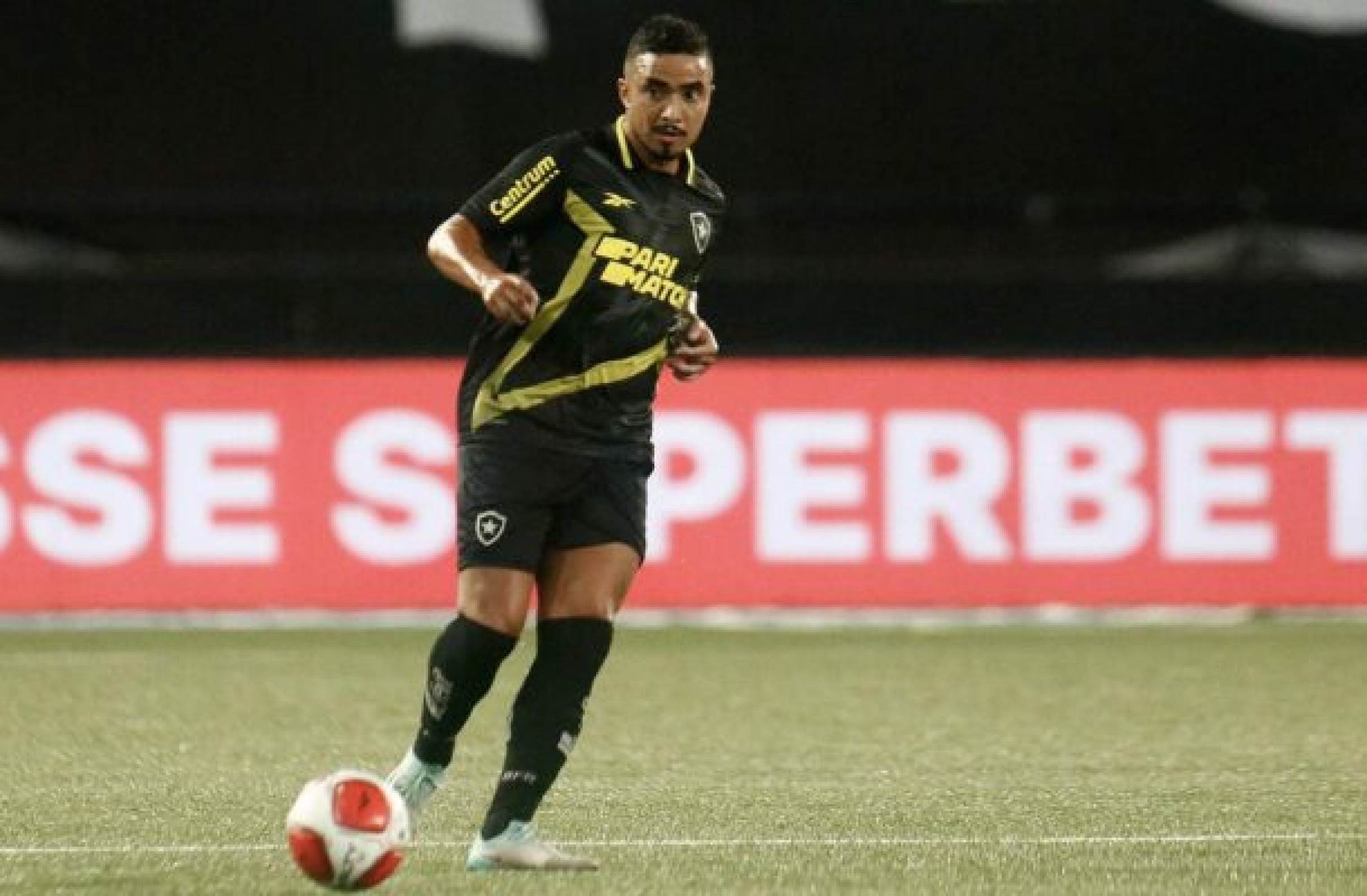 Rafael faz críticas a nota do Botafogo sobre não pagamentos de premiações