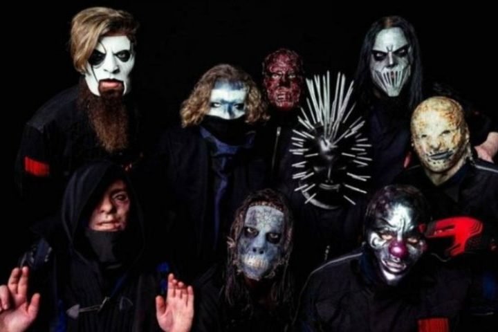 Nome da banda: Slipknot - A banda marcou época pelo seu som bem agressivo e pesado, o que cativou muitos fãs que sentiam falta dessa 