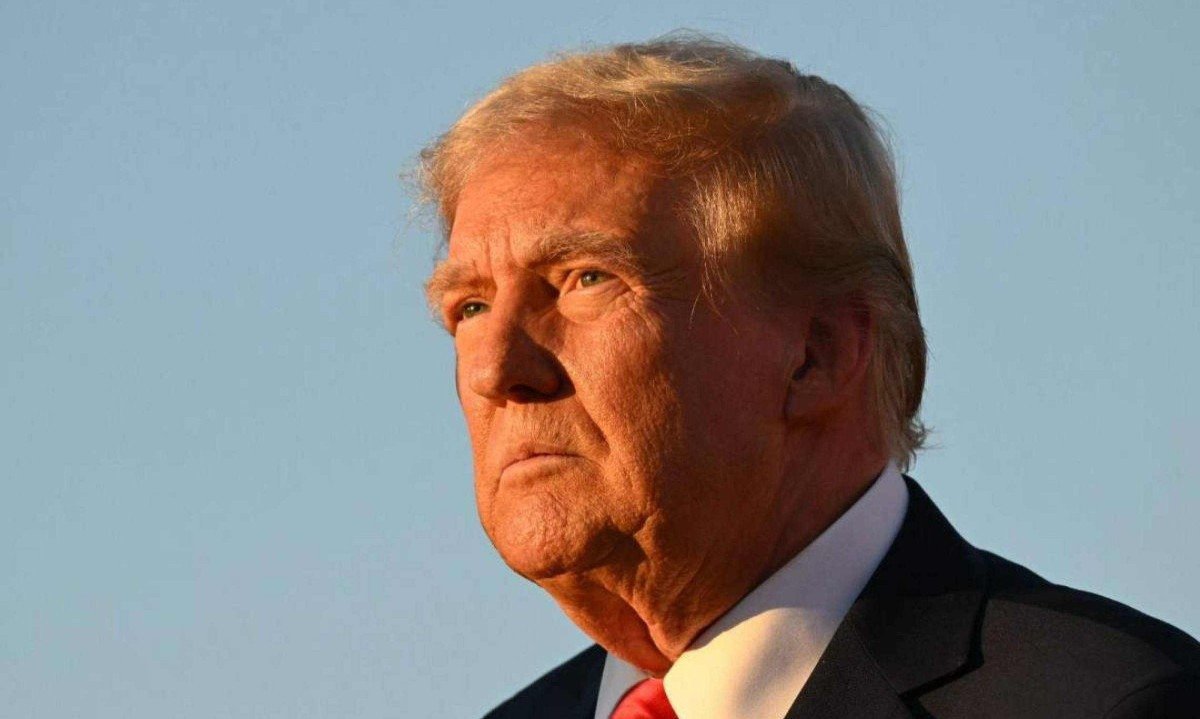 Presidente eleito Donald Trump já sinalizou querer acabar com a cidadania por nascimento -  (crédito: JIM WATSON / AFP)