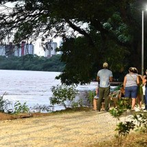 Nível do Rio Doce sobe em Valadares e provoca medo na população ribeirinha