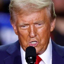 Trump pode iniciar nova guerra comercial ao ameaçar impor tarifas - KAMIL KRZACZYNSKI / AFP