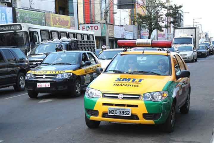 Cabe salientar que a multa por evasÃ£o de pedÃ¡gio serÃ¡ emitida apenas quando o pagamento nÃ£o for efetuado. Ela serÃ¡ considerada uma infraÃ§Ã£o grave, com penalidade de R$ 195,23 e adiÃ§Ã£o de cinco pontos na Carteira Nacional de HabilitaÃ§Ã£o (CNH).