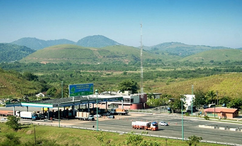 A partir das novas medidas, haverão novas placas e símbolos instalados em todos os trechos onde o pedágio free flow de livre passagem é adotado, incluindo nos acessos das vias. 