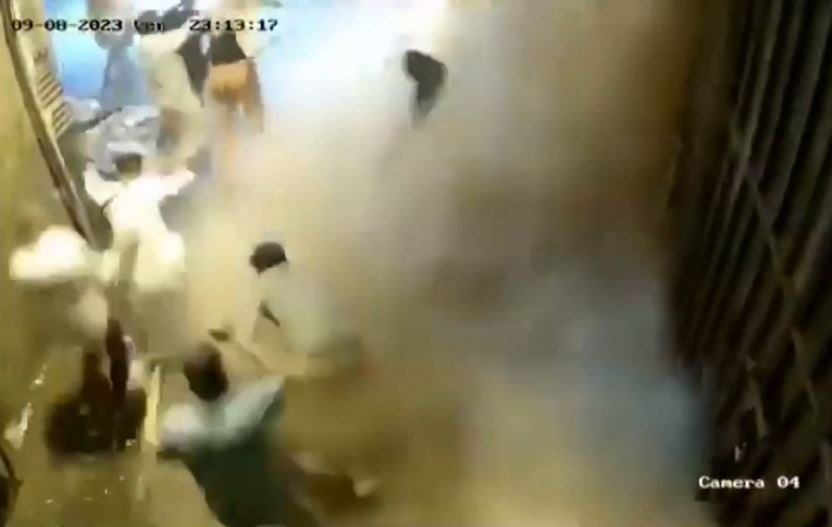 Câmeras mostraram a correria das pessoas em meio a desmoronamentos. De acordo com o Serviço Geológico dos EUA, o tremor foi sentido em Portugal, Espanha e Argélia. O terremoto durou cerca de 15 segundos e ocorreu a 18,5 km de profundidade. 