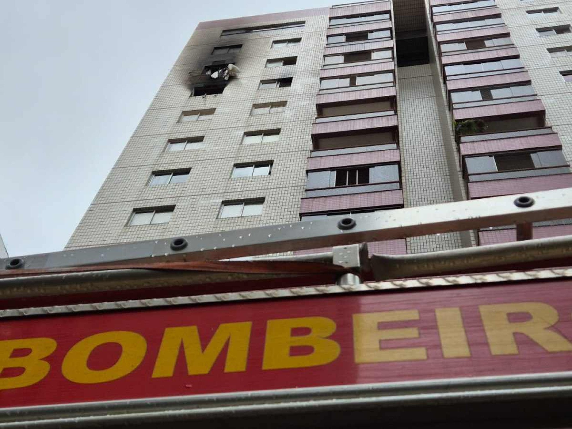 Veja imagens do incêndio em apartamento de bairro nobre de Belo Horizonte