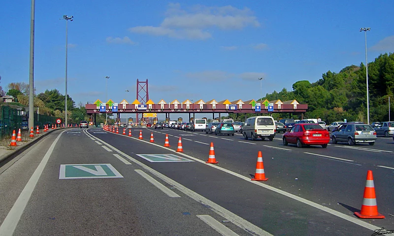 Além disso, terá a possibilidade de cobrança do pedágio por trecho trafegado. Será, portanto, possível identificar em que ponto o carro entrou na rodovia e onde saiu.