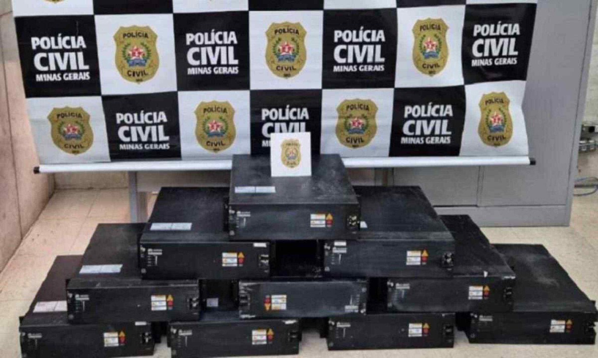 As 10 baterias recuperadas pela Polícia Civil -  (crédito: PCMG)