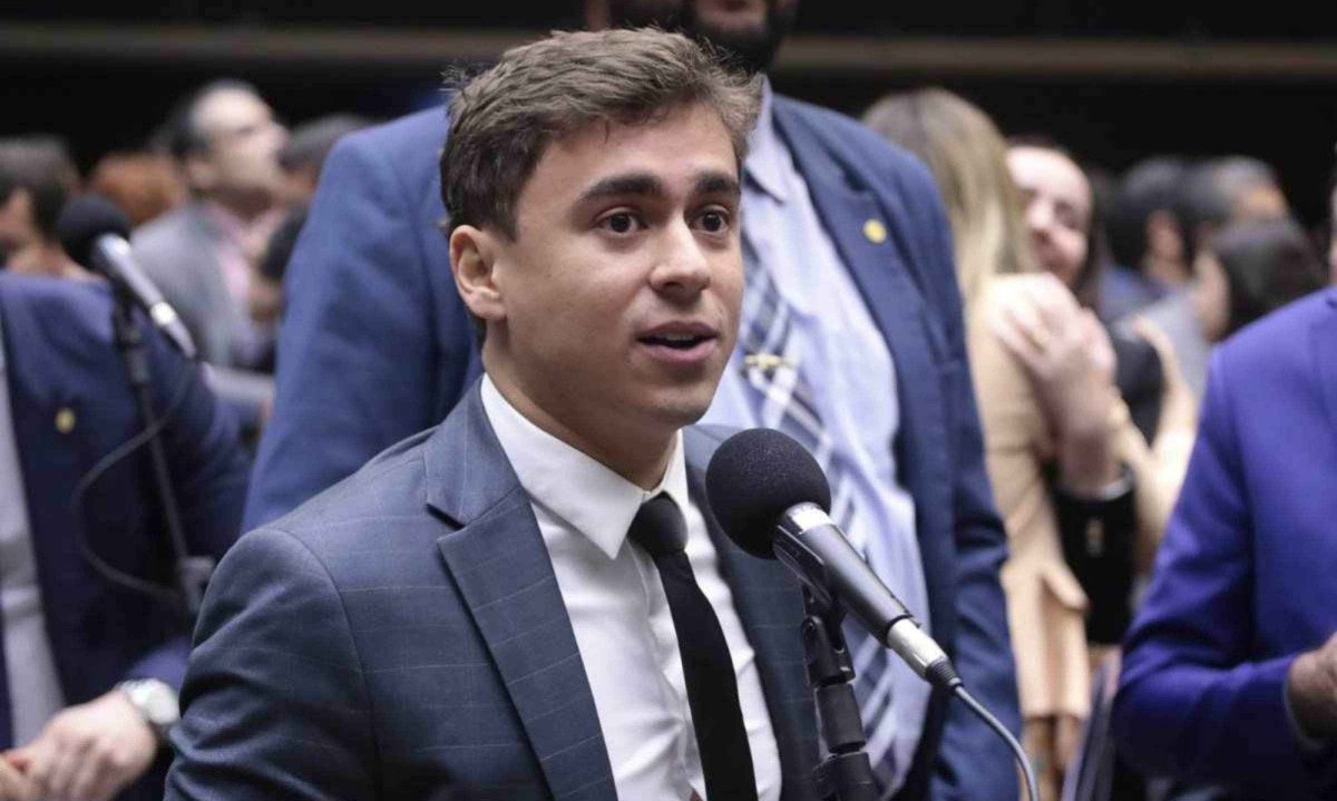 Deputado federal Nikolas Ferreira criticou a decisão do governo federal por determinar que fintechs e organizações financeiras monitorem transferência maiores que R$ 5 mil no PIX -  (crédito: Vinicius Loures/Câmara dos Deputados)