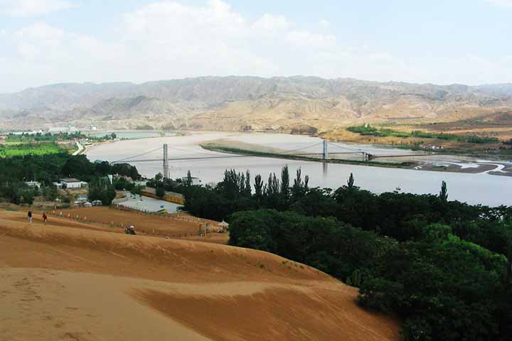 Culturas como trigo, milho e sorgo prosperaram, alimentando gerações de pessoas. Até hoje, a agricultura na região depende fortemente das águas do rio para irrigação.