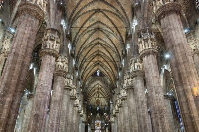 A Itália tem forte tradição religiosa, com igrejas que conjugam arquitetura e arte de grande beleza. São não apenas locais de oração e reflexão, mas monumentos grandiosos que atraem visitantes do mundo inteiro  veja algumas das mais belas igrejas do país.  -  (crédito: Gary Ullah wikimedia commons)