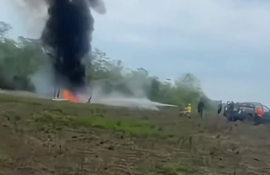 O piloto da aeronave, sem plano de voo, ignorou as ordens para ir embora e decidiu fazer um pouso forçado em área descampada ao sul da pista de Lábrea, próximo à Rodovia Transamazônica. Ele foi visto botando fogo no avião e fugindo. A Polícia Federal assumiu o caso. 