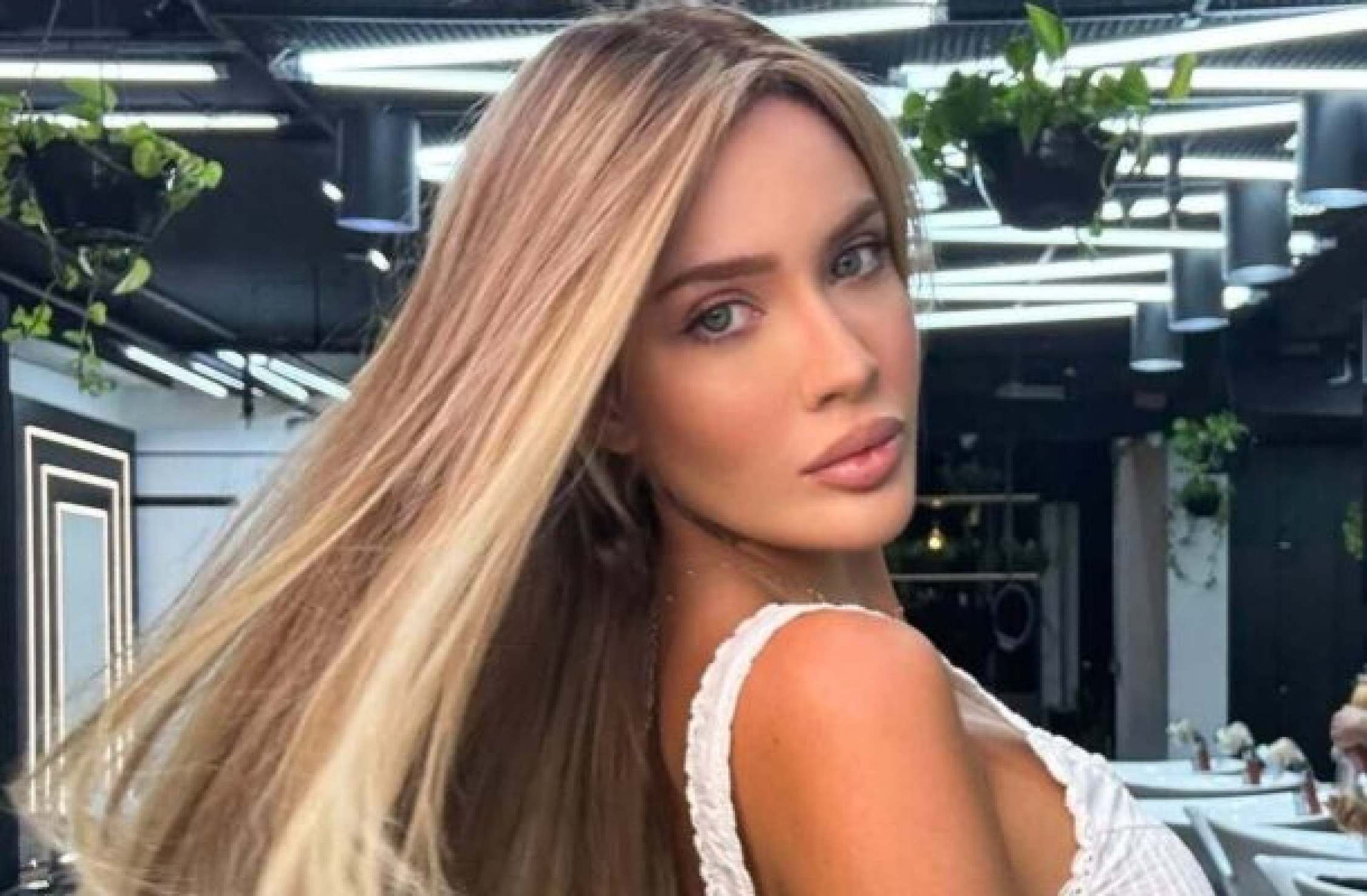 Karoline Lima, namorada de Léo Pereira, choca internautas com mudança de visual