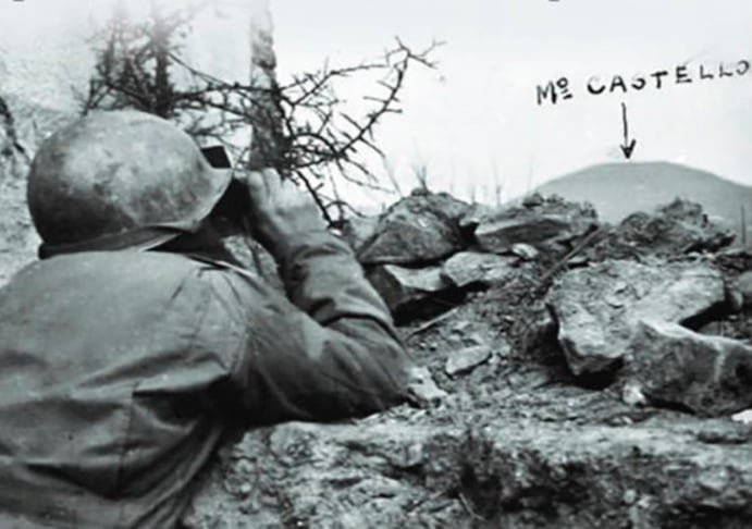 O Monte Castello fica em Gaggio Montano, a 61 km de Bolonha. Ele faz parte da cordilheira dos Apeninos, entre Toscana e Emília Romanha. 