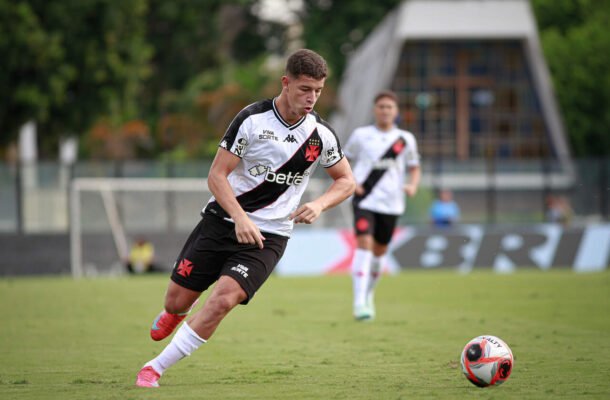 BRUNO LOPES - Tentou algumas ações, mas sem muita felicidade nas conclusões. Perdeu um gol cara a cara com o goleiro. NOTA: 5,0 - Foto: Matheus Lima / Vasco da Gama