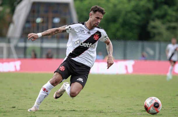 SERGINHO - Mostrou vontade nos lances ofensivos e nas divididas, porém sem muita finalização. NOTA: 5,0 - Foto: Matheus Lima / Vasco da Gama