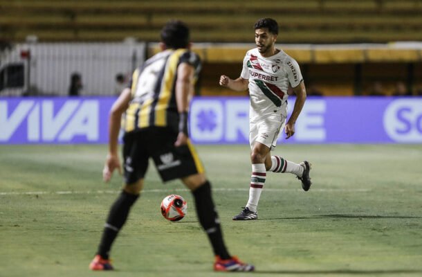 NONATO - Reforçou a equipe, mas não colaborou tanto. Jogo ok. NOTA: 5,0 - Foto: Lucas Merçon / Fluminense FC