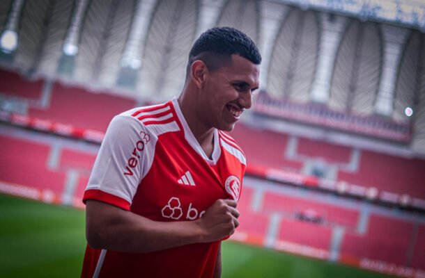 AGUIRRE - Por baixo, descolou bons passes, pelos dois lados. Na esquerda, teve um entendimento melhor com Wesley. Causou uma boa impressão - NOTA: 6,0 - Foto: Ricardo Duarte/Internacional   