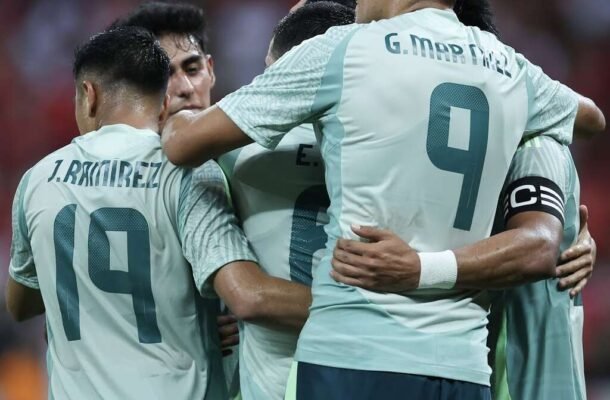 MÉXICO - Jogou com inteligência. Não era a seleção principal, mas quem entrou estava com fome para buscar um lugar ao sol. Montiel, Ruvalcaba e Lira aproveitaram esta chance no Beira-Rio. Em março, podem pintar na próxima convocação - NOTA: 7,0  