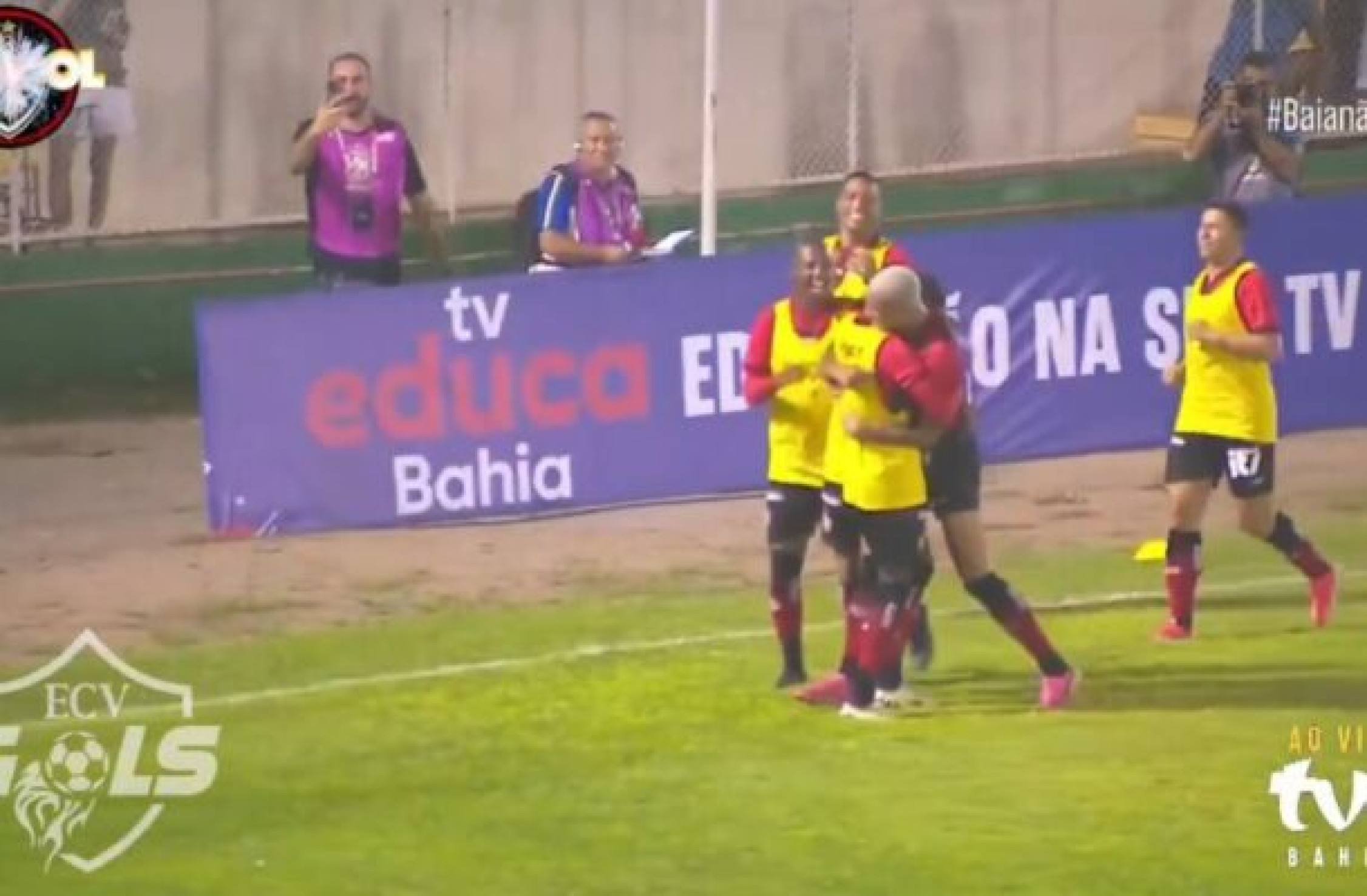 Vitória goleia Juazeirense pelo Estadual e garante primeiro triunfo de 2025