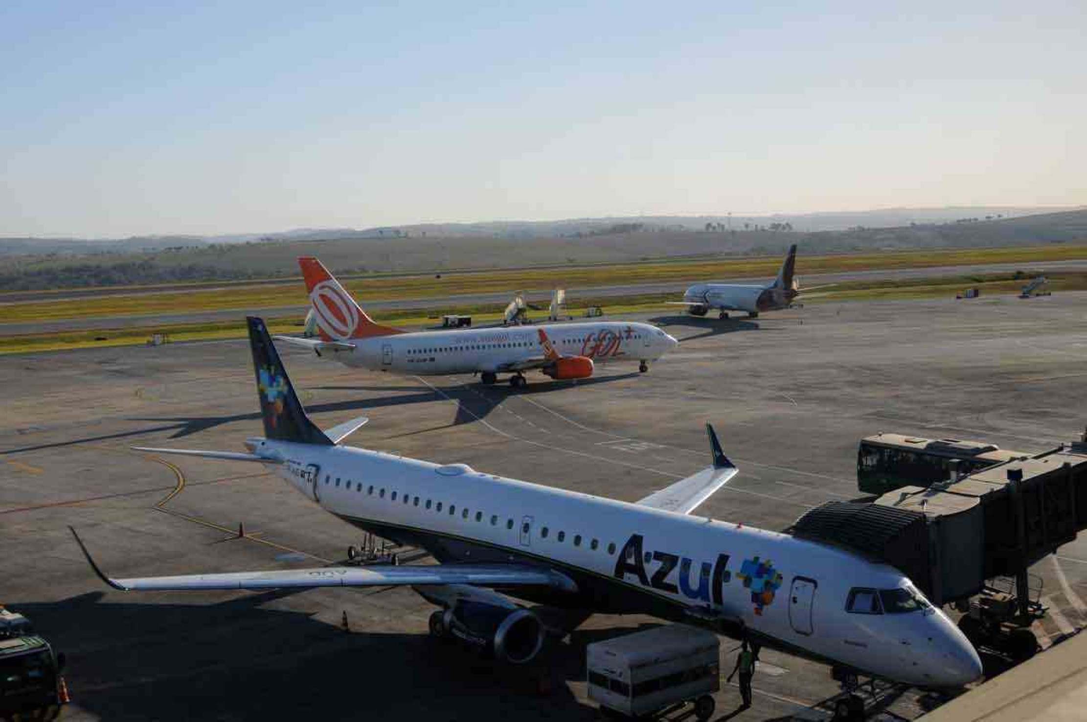 Fusão entre Azul e Gol cria duopólio e pode pesar no bolso dos passageiros