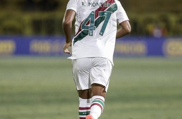 RAFAEL MONTEIRO - Entrou para ajudar na defesa, mas em momento de dificuldade no jogo. NOTA: 5,0- Foto: Lucas Merçon / Fluminense FC