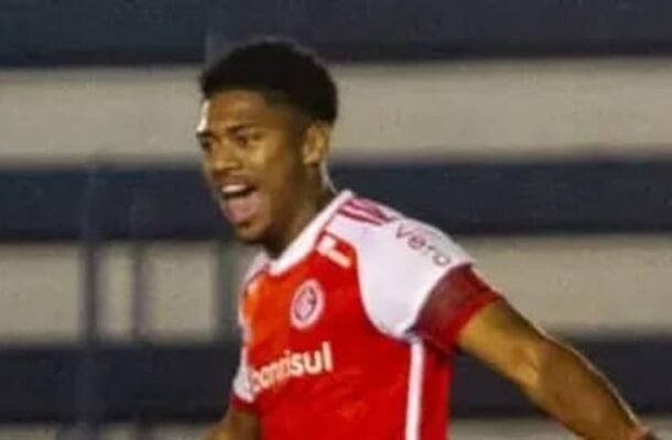 VICTOR GABRIEL - Teve mais segurança do que Clayton. Mas ainda está verde - NOTA: 5,5 - Foto: Ricardo Duarte/Internacional