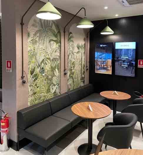 De acordo com o comunicado da empresa, a sala VIP do aeroporto Brigadeira Lysias Rodrigues, na capital tocantinense, tem uma nova concepção de café lounge, decorado de forma a destacar os patrimônios culturais do estado da região norte. 