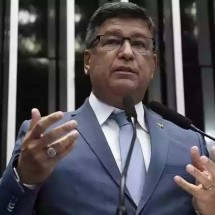 Senador Carlos Viana propõe que 5% do valor de multas ambientais sejam investidos na prevenção de desastres das chuvas -  (crédito: Roque de Sá/Agência Senado)