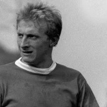 Denis Law, lenda do Manchester United, morre aos 84 anos - No Ataque Internacional