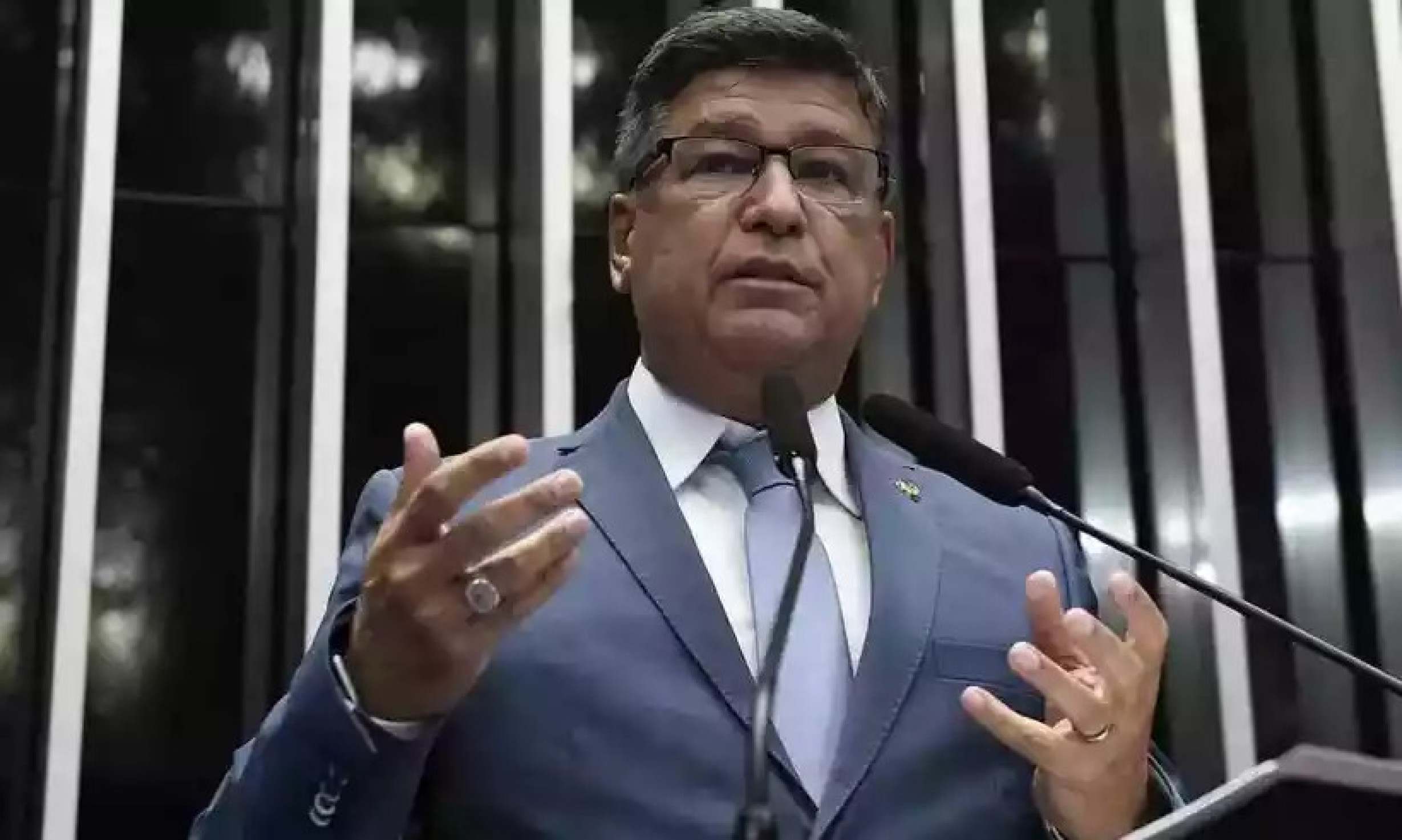 Senador Carlos Viana quer que 5% das multas sejam para danos das chuvas 