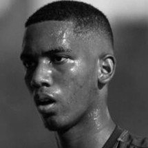 Jogador brasileiro suspeito de tráfico de drogas morre durante perseguição policial - No Ataque Internacional