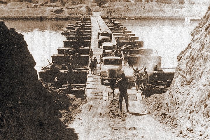 Guerra do Yom Kippur (6 a 26/10/1973) - Os israelenses fizeram fortificações em Suez para proteger territórios conquistados em 1967.  Egito e Síria reagiram em 6/10/1973, feriado judeu do Yom Kippur (“dia do perdão”).  Causou a Crise do Petróleo nos anos 1970 e 1980. Deixou entre 12 mil e 25 mil mortos. Vitória de Israel. 