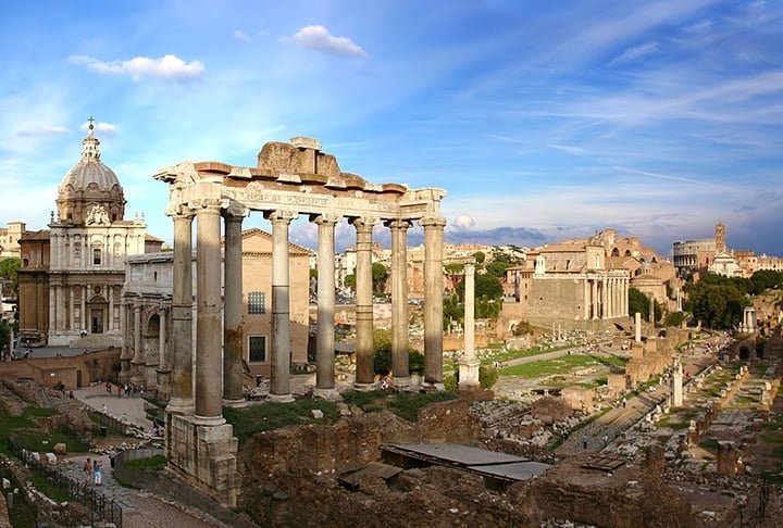 A Europa foi berço do maior império da história.O Império Romano, com sua capital na Europa, chegou a abarcar parte da Ásia e África, influenciando diversas civilizações.

