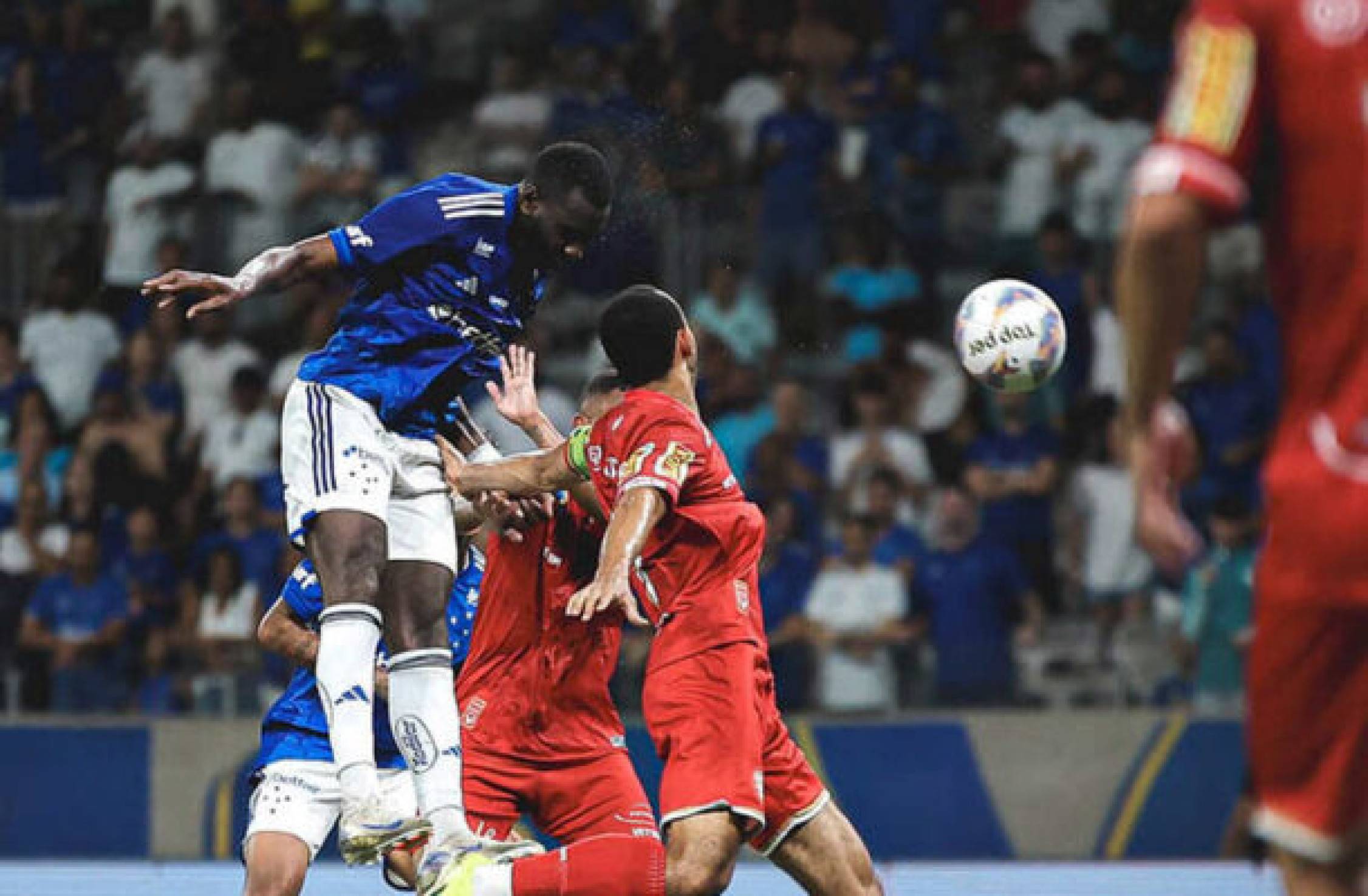 Cruzeiro vence o Tombense em estreia no Mineiro