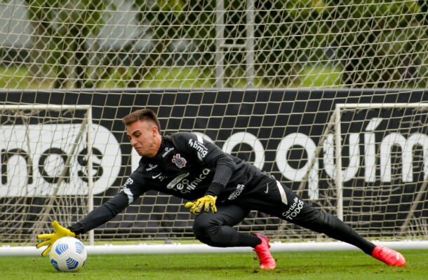 MATHEUS DONELLI - Deu vacilada numa saída de bola, mas se recuperou no mesmo lance ao defender de forma milagrosa o chute de Daniel Amorim. Pouco trabalho além desse. NOTA 6,5. Foto:Rodrigo Coca/Agência Corinthians