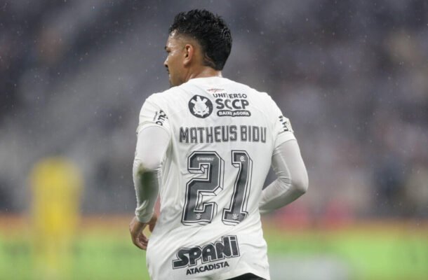 BIDU - Assim como Matheuzinho, fez pela lateral direita um bom trabalho no apoio . Porém, foi um pouco menos ao ataque do que o companheiro, já que o Velo Clube atacava um pouco mais pelo seu setor. NOTA 6,5 - Foto: Rodrigo Coca/Agência Corinthians