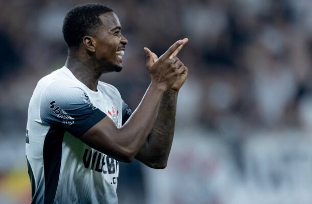 CACÁ - Um pouco afobado nas antecipações, perdeu uma bola fácil e um lance seu foi jogo perigoso perto da área do Corinthians . Poderia comprometer o Timão . Inseguro , NOTA 5,0 - Foto: Rodrigo Coca/Agência Corinthians