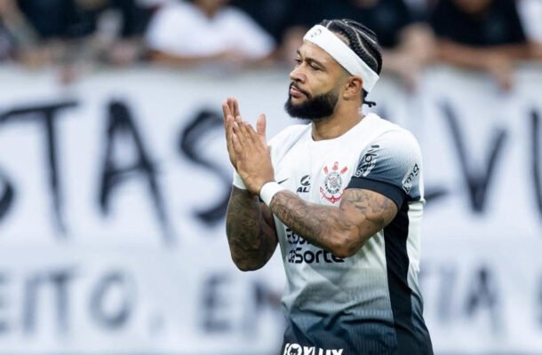 MEMPHIS DEPAY -  Entrou aos 24 da etapa final e ajudou a mudar o jogo, com passes e criando chances. Três delas não foram gol por causa de Dalton.  NOTA 7,0. Foto:  Rodrigo Coca/Agência Corinthians