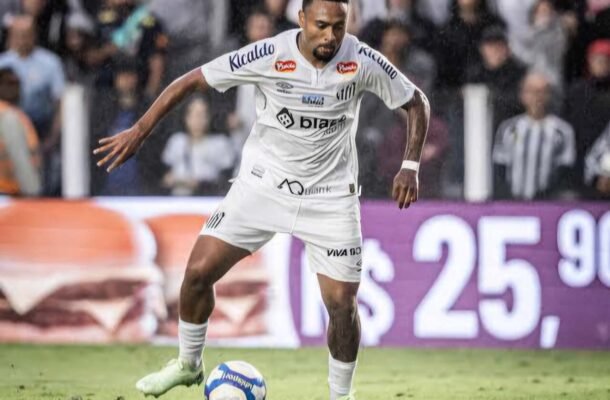 WENDEL - Entrou para dar mais volume no ataque, mas apareceu muito pouco. Nota: 5 - Foto: Raul Baretta/ Santos FC