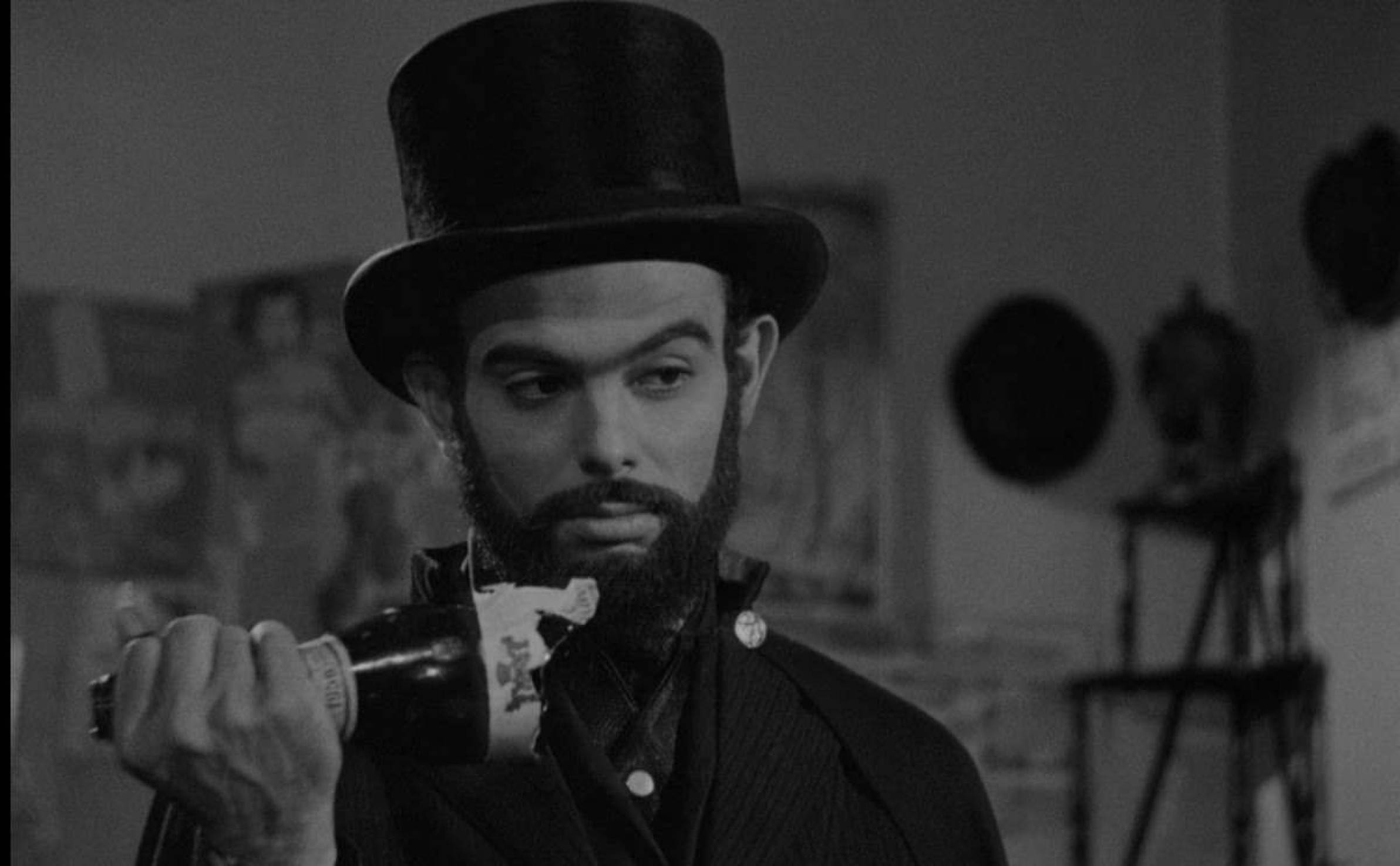 José Mojica Marins, o Zé do Caixão, no filme 